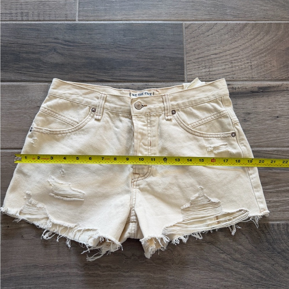We The Free Now Or Never Denim Distressed Shorts size 27 - Picture 7 of 7
